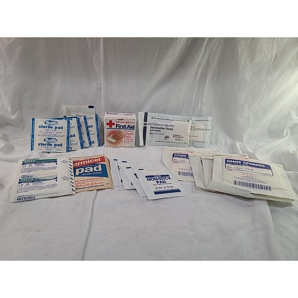 First Aid Lot medical grade Non Stick gauze, Gauze Sponges, Sterile Pad 29 Piece